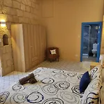 Il Hnejja * Mqabba